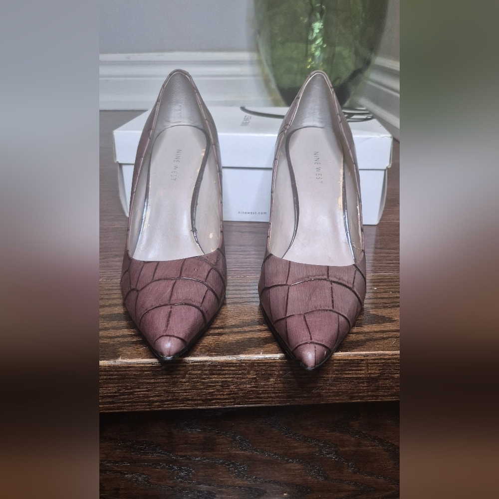 Nine West Women's Brown Croc-Embossed Heels - Picture 12 of 13